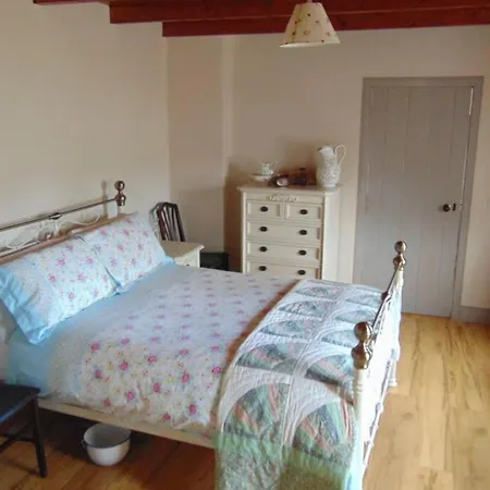 Feriehus Cecil's Cottage, Ballynary, By Wild Atlantic Wanderer *