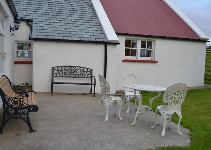 Holiday home Cecil's Cottage, Ballynary, By Wild Atlantic Wanderer *