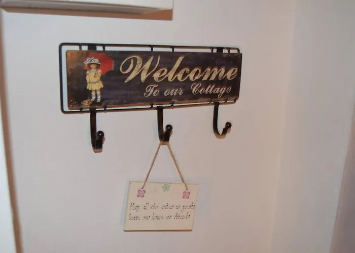 Cecil's Cottage, Ballynary, By Wild Atlantic Wanderer * バンクラナ